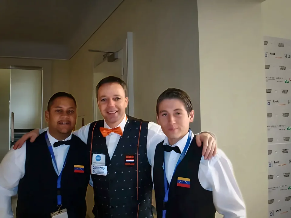 Con el neerlandés Dick Jaspers y un compañero de la selección.